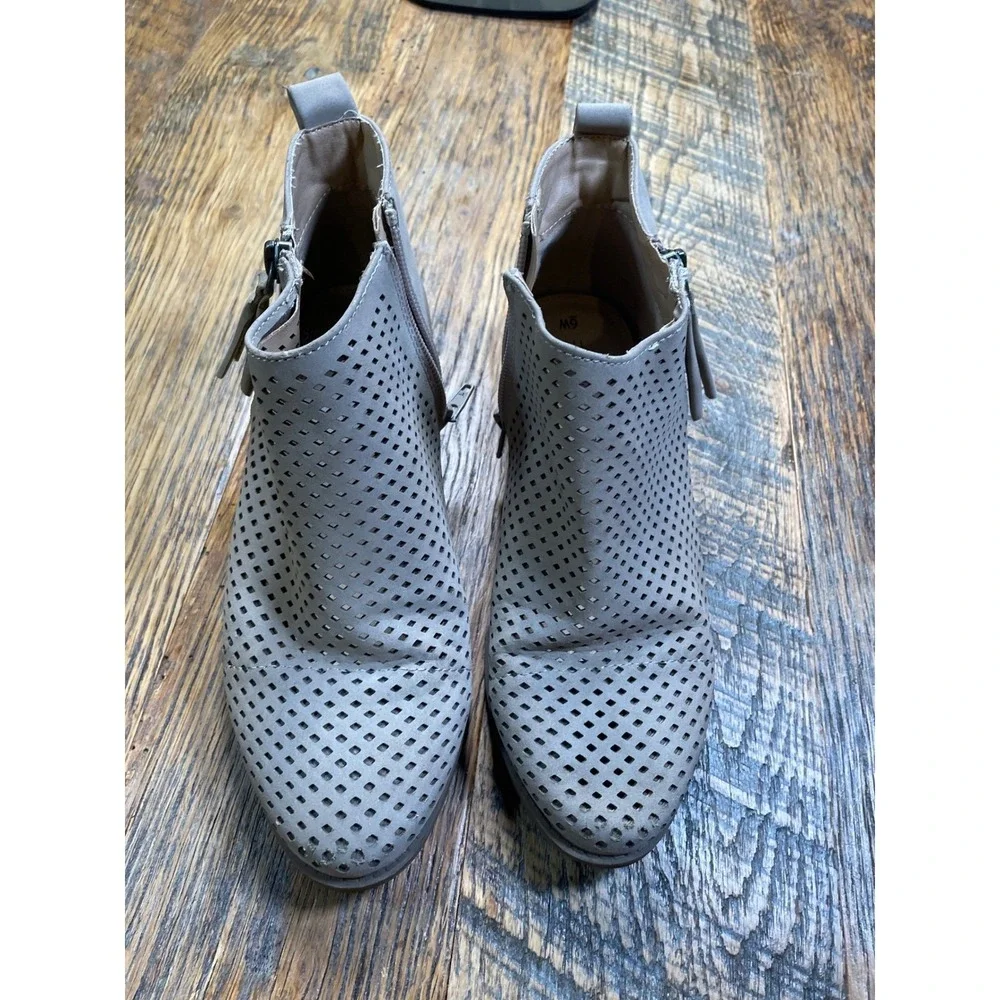 Womens Gray Perforated Ankle Boots Side Zip Tassel Block‎ Heel Women Size 6